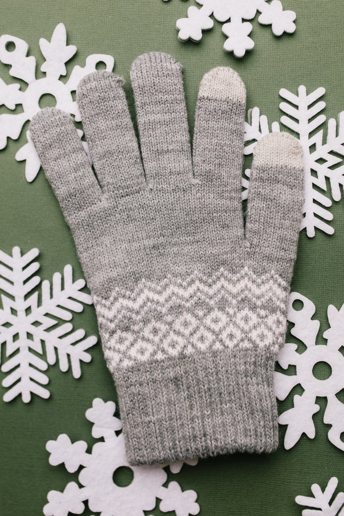 Scandinavian Simplicity Gloves in Gray
