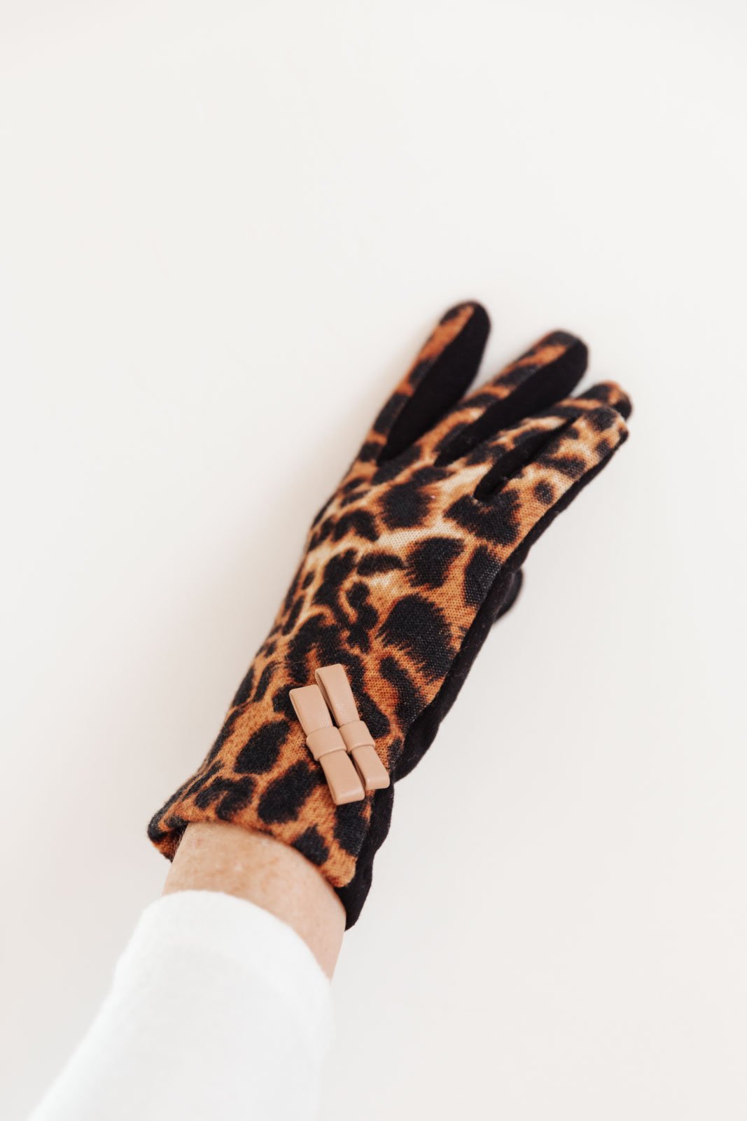 Take Me Away Gloves In Leopard